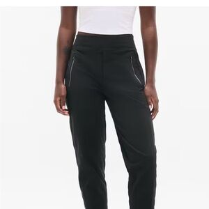 Athleta Trekkie North Joggers with Zippered Pockets